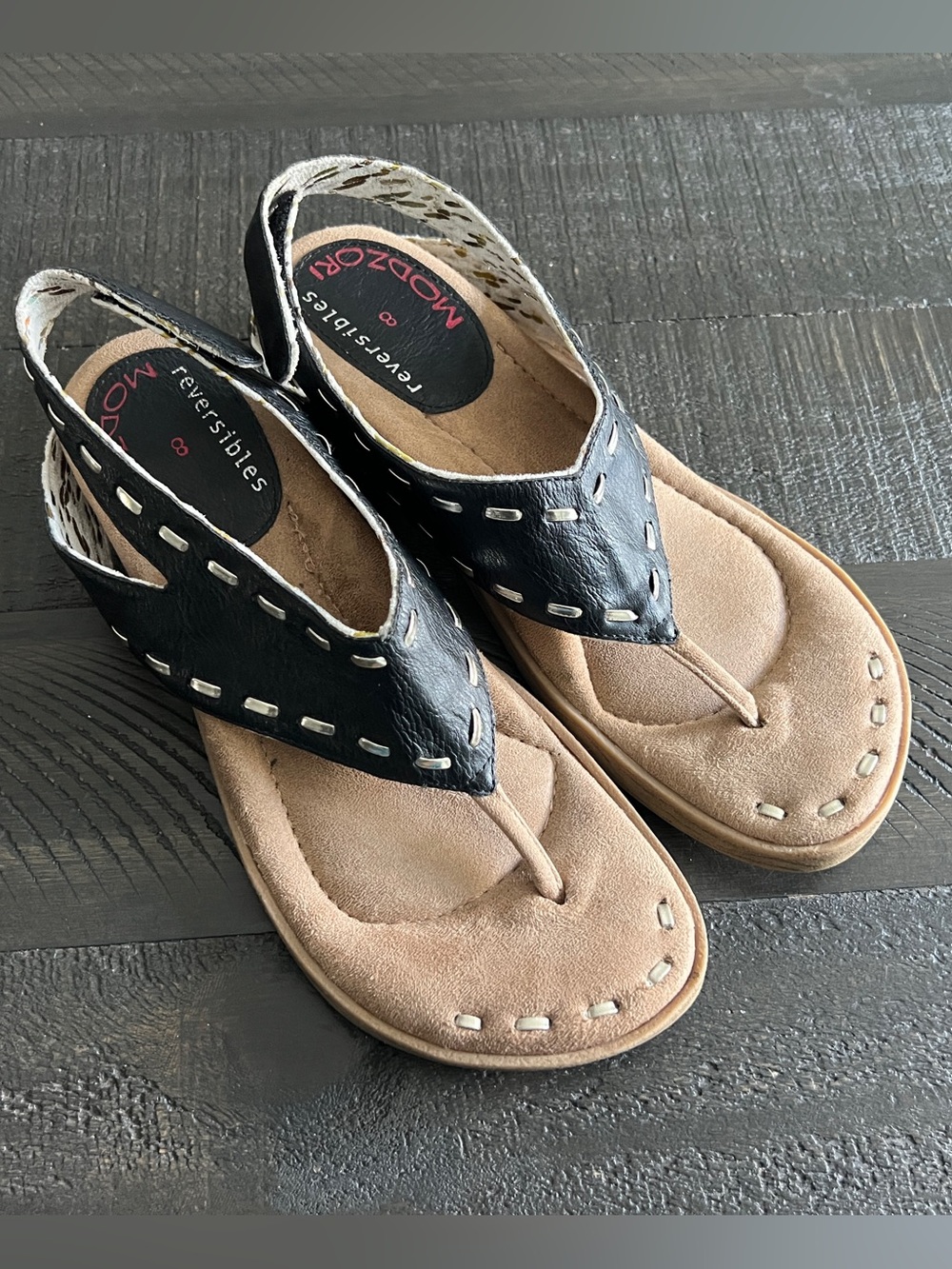 Modzori Feena Women’s Reversible Low-Wedge Sandal Flip for Two Looks Size 8